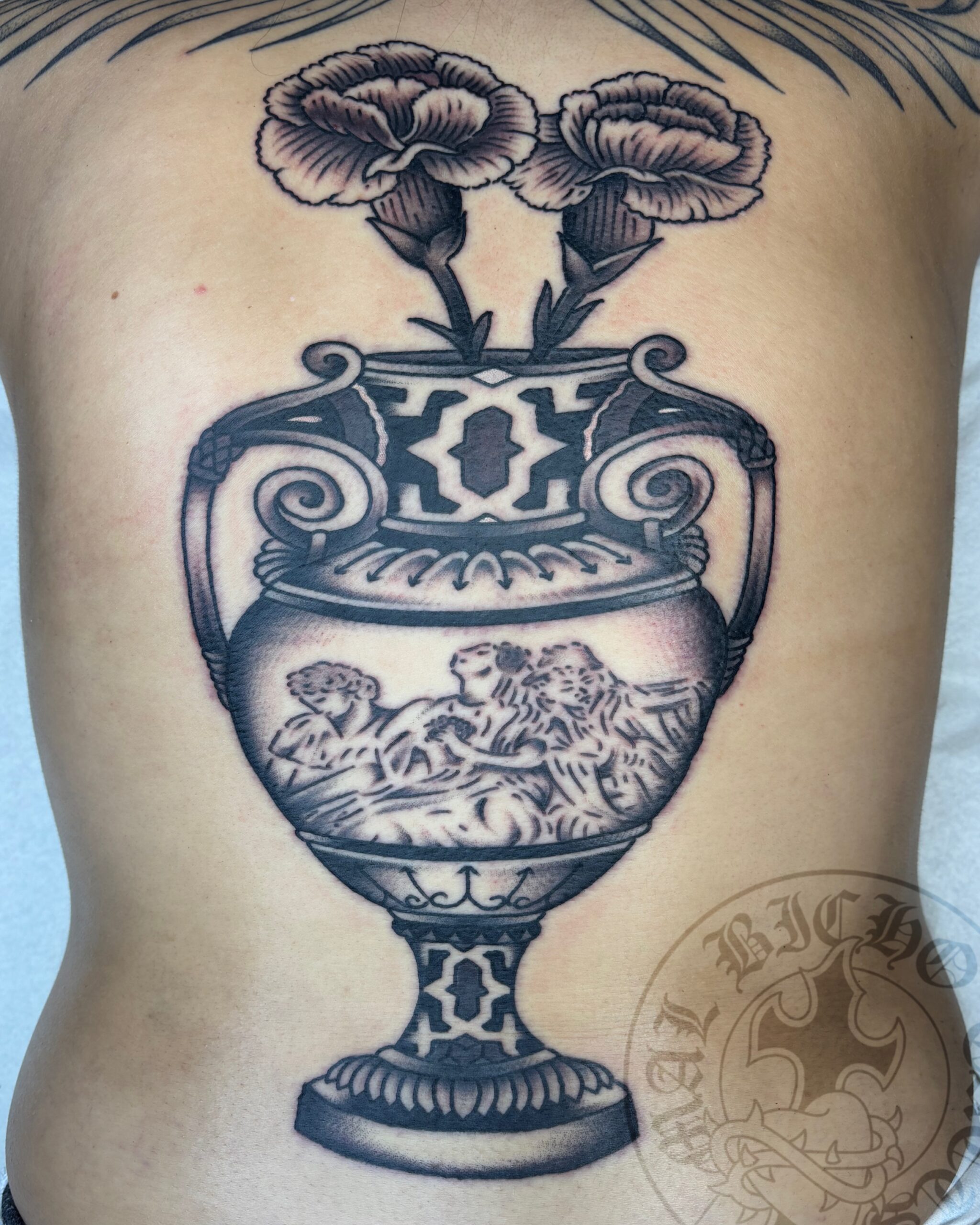Mal Bicho Tatts Tatuaje tradicional jarrón